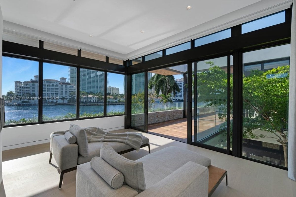 7,635 Sq. Ft. Mansion in Golden Beach, FL ($29,950,000)