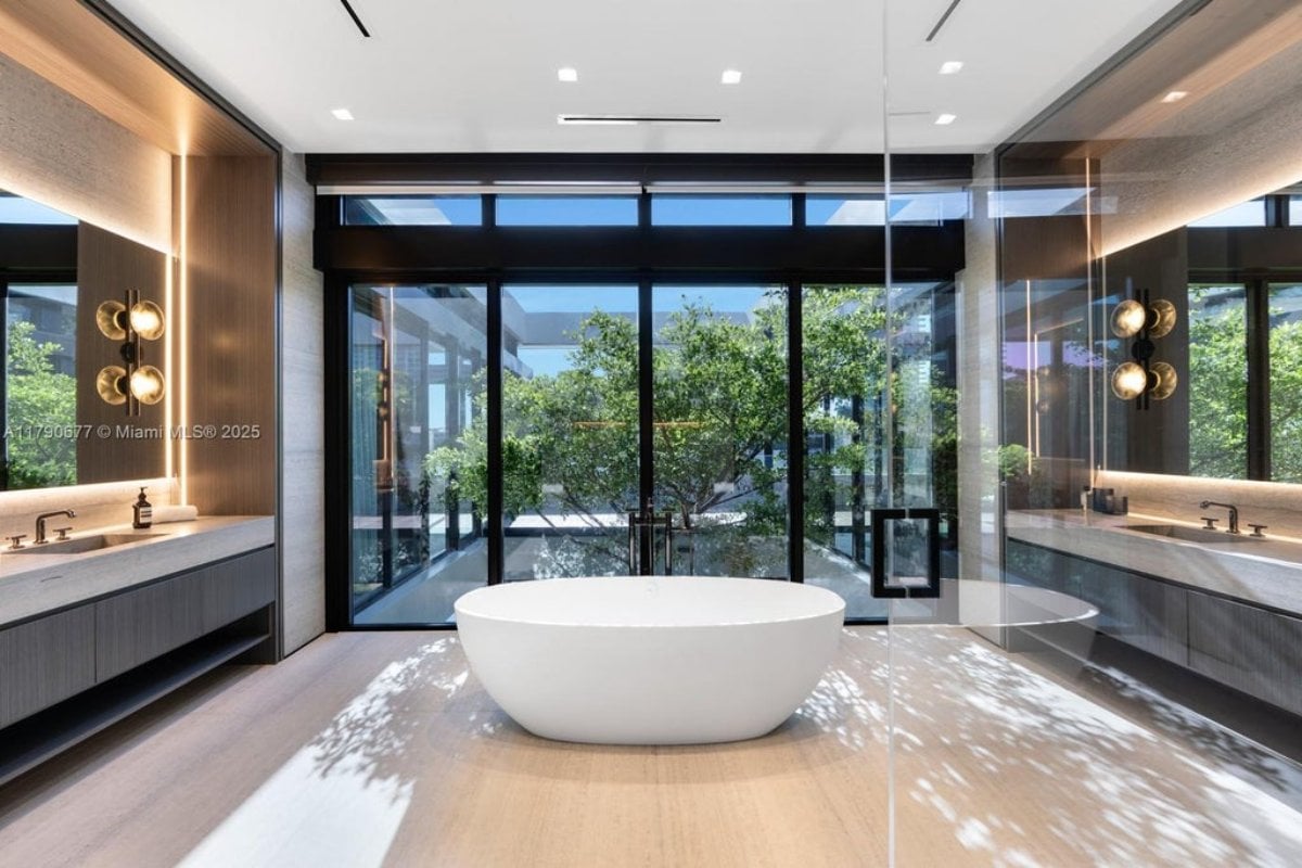 7,635 Sq. Ft. Mansion in Golden Beach, FL ($29,950,000)