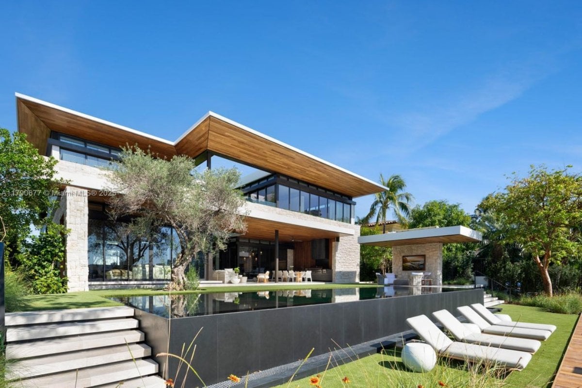 7,635 Sq. Ft. Mansion in Golden Beach, FL ($29,950,000)