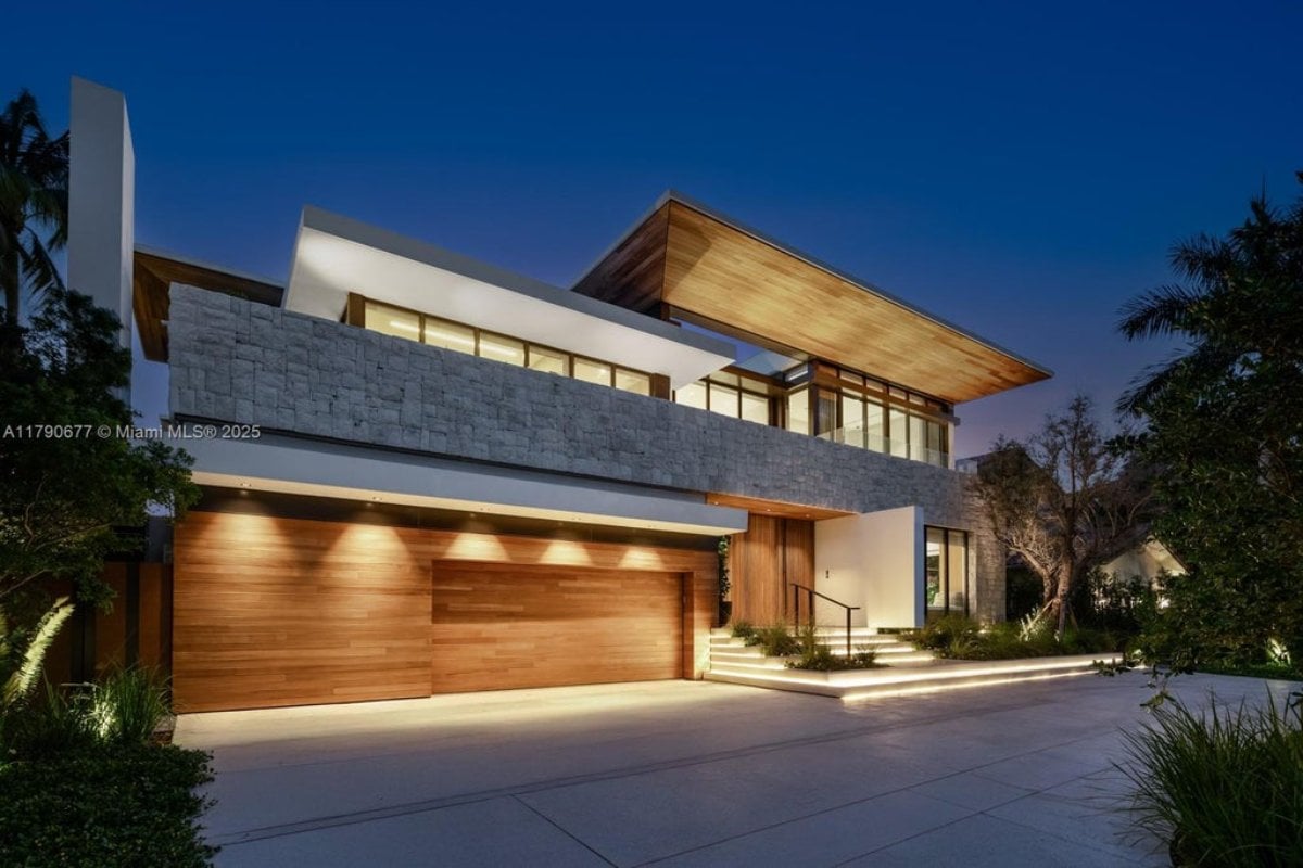 7,635 Sq. Ft. Mansion in Golden Beach, FL ($29,950,000)