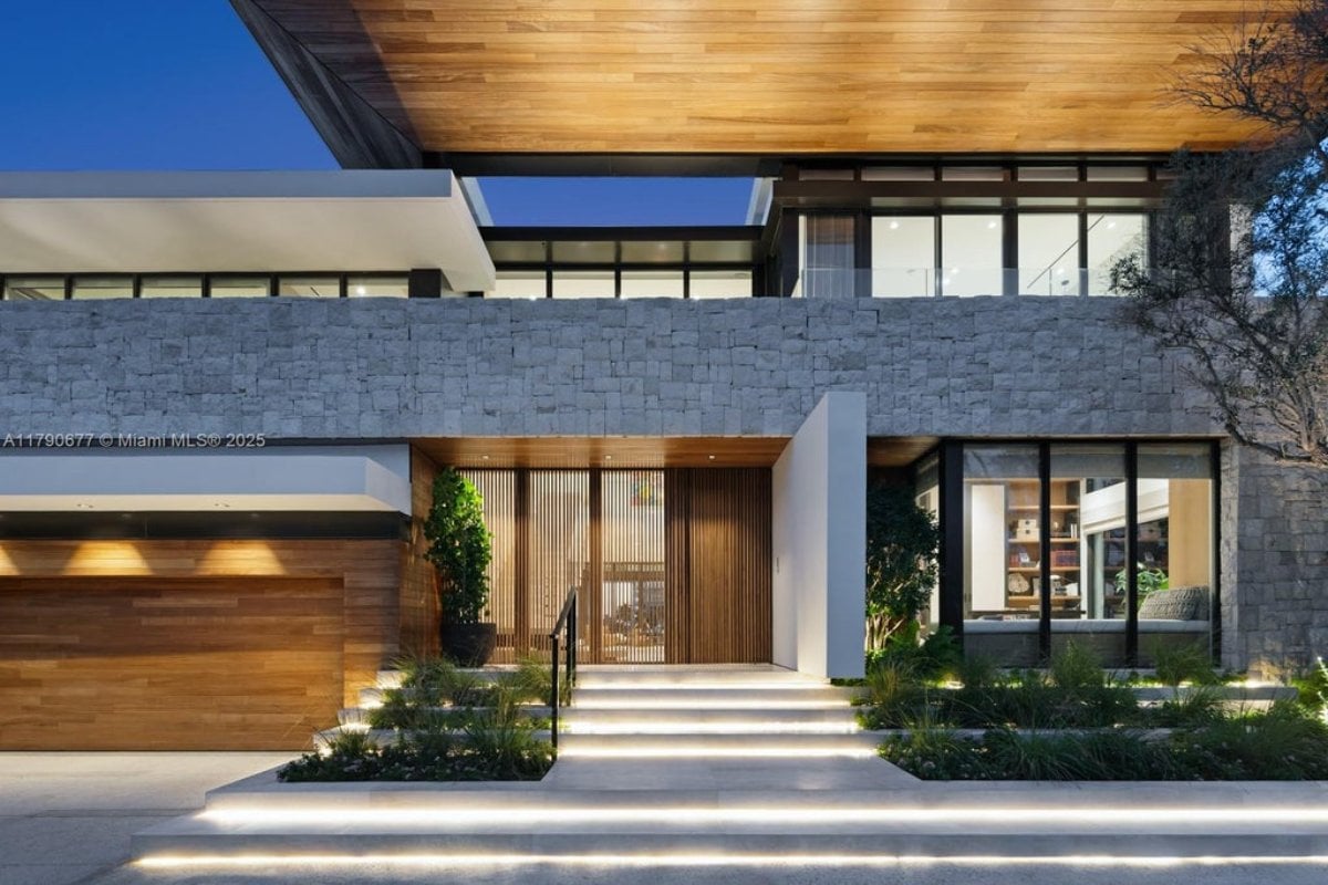 7,635 Sq. Ft. Mansion in Golden Beach, FL ($29,950,000)