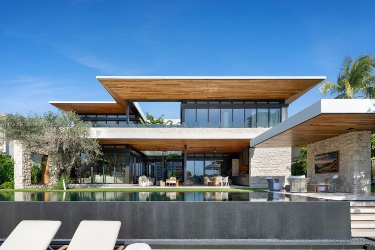 7,635 Sq. Ft. Mansion in Golden Beach, FL ($29,950,000)