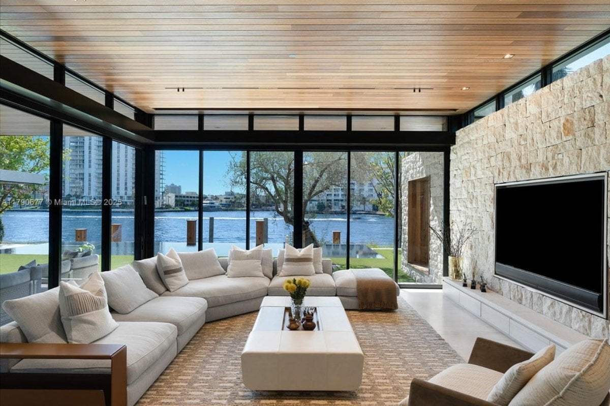 7,635 Sq. Ft. Mansion in Golden Beach, FL ($29,950,000)