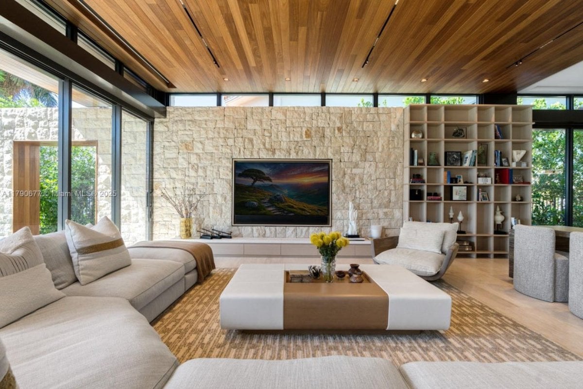 7,635 Sq. Ft. Mansion in Golden Beach, FL ($29,950,000)