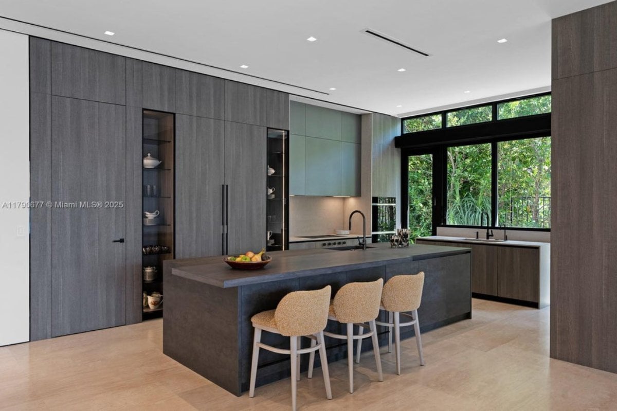 7,635 Sq. Ft. Mansion in Golden Beach, FL ($29,950,000)