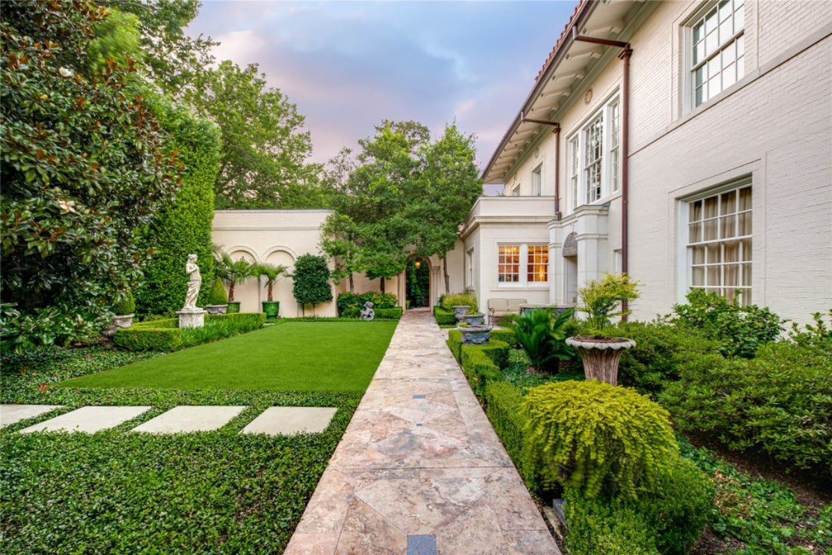 6,032 Sq. Ft. Mansion in Highland Park, TX ($7,950,000)