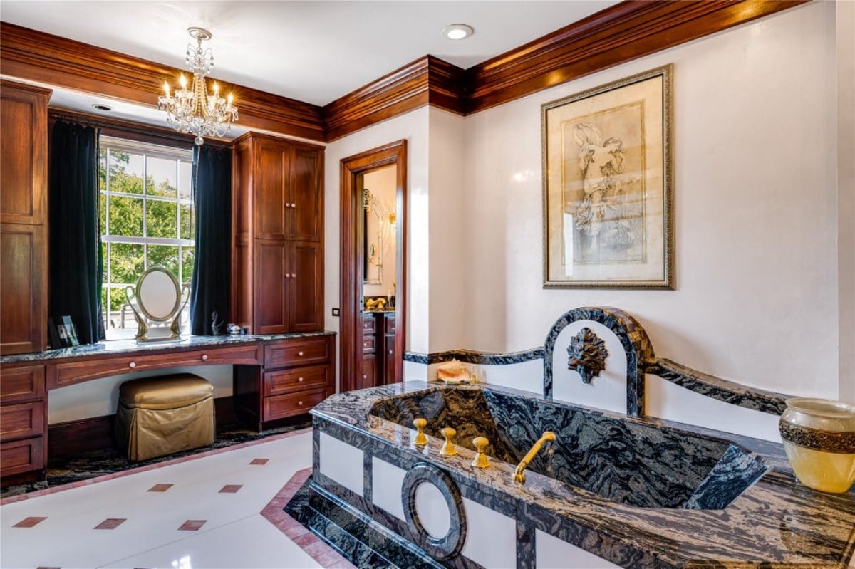 6,032 Sq. Ft. Mansion in Highland Park, TX ($7,950,000)