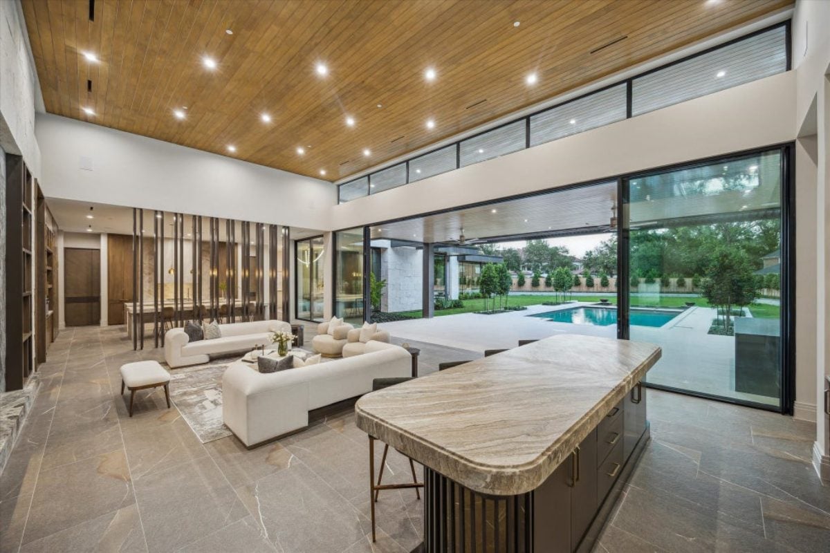 12,145 Sq. Ft. Mansion in Houston, TX ($10,500,000)