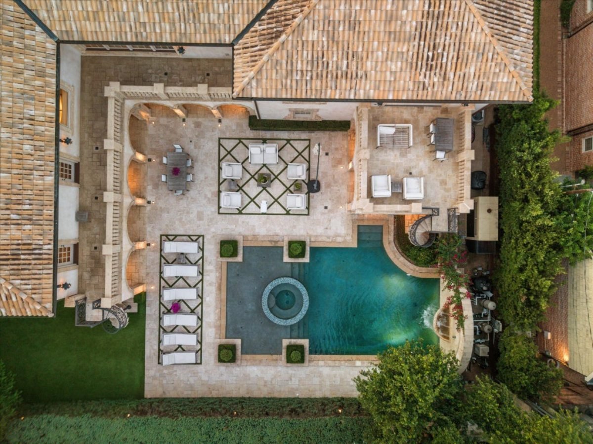 11,274 Sq. Ft. Mansion in Houston, TX ($15,995,000)