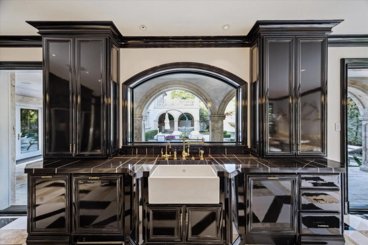 11,274 Sq. Ft. Mansion in Houston, TX ($15,995,000)