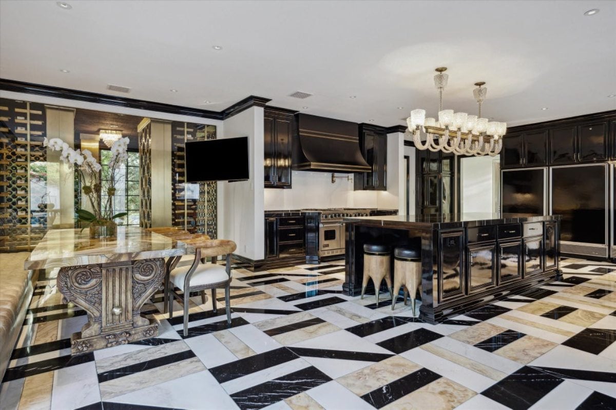 11,274 Sq. Ft. Mansion in Houston, TX ($15,995,000)