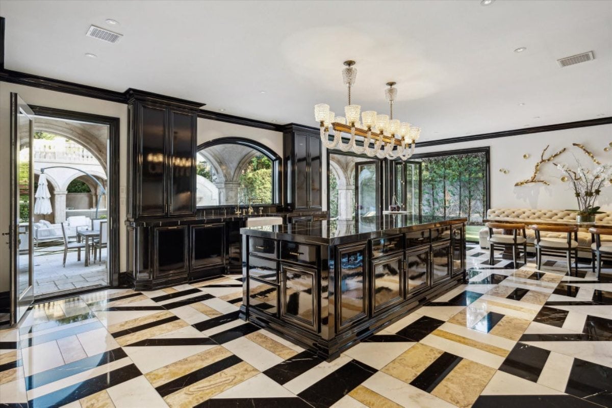 11,274 Sq. Ft. Mansion in Houston, TX ($15,995,000)
