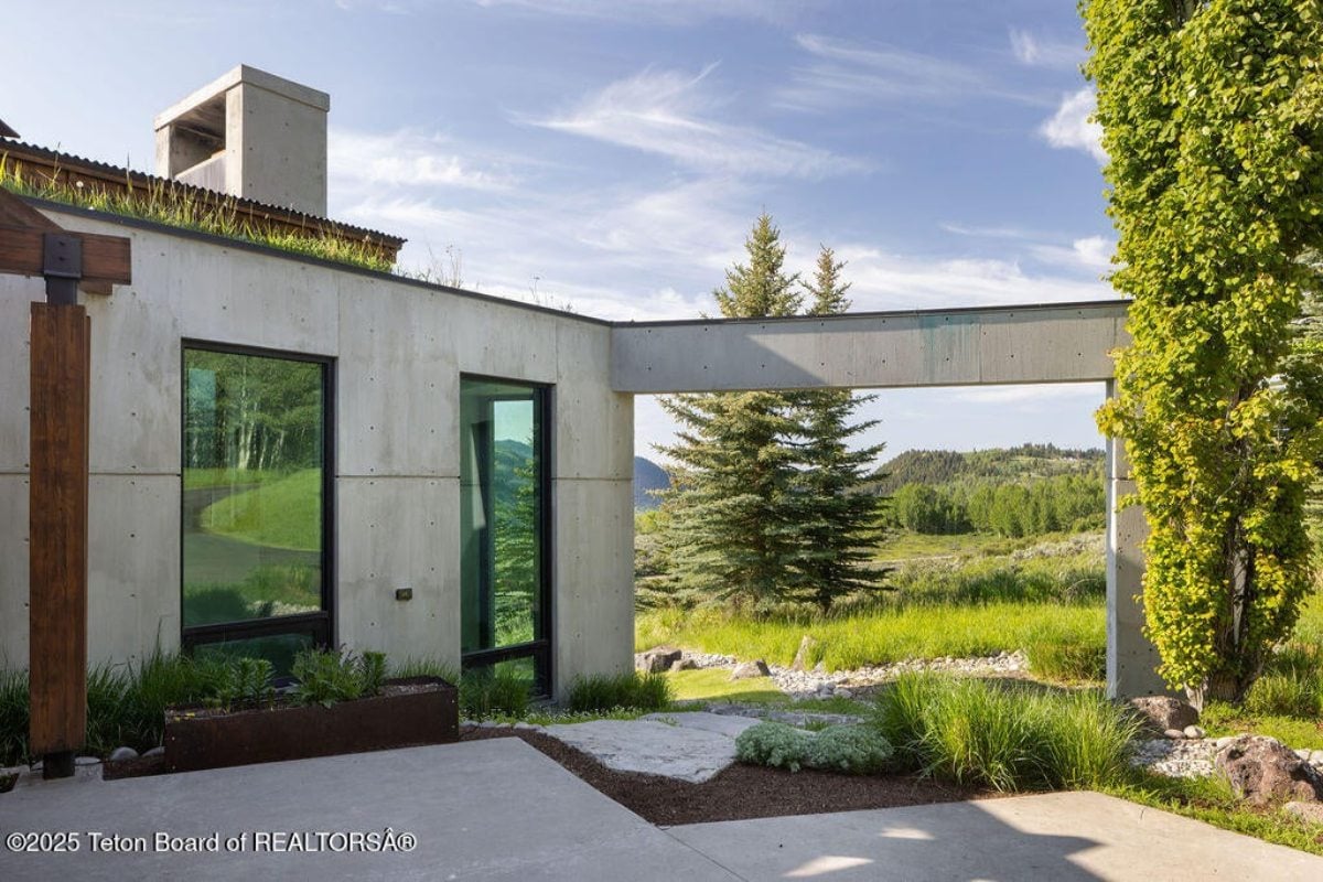 4,777 Sq. Ft. Mansion in Jackson, WY ($11,850,000)