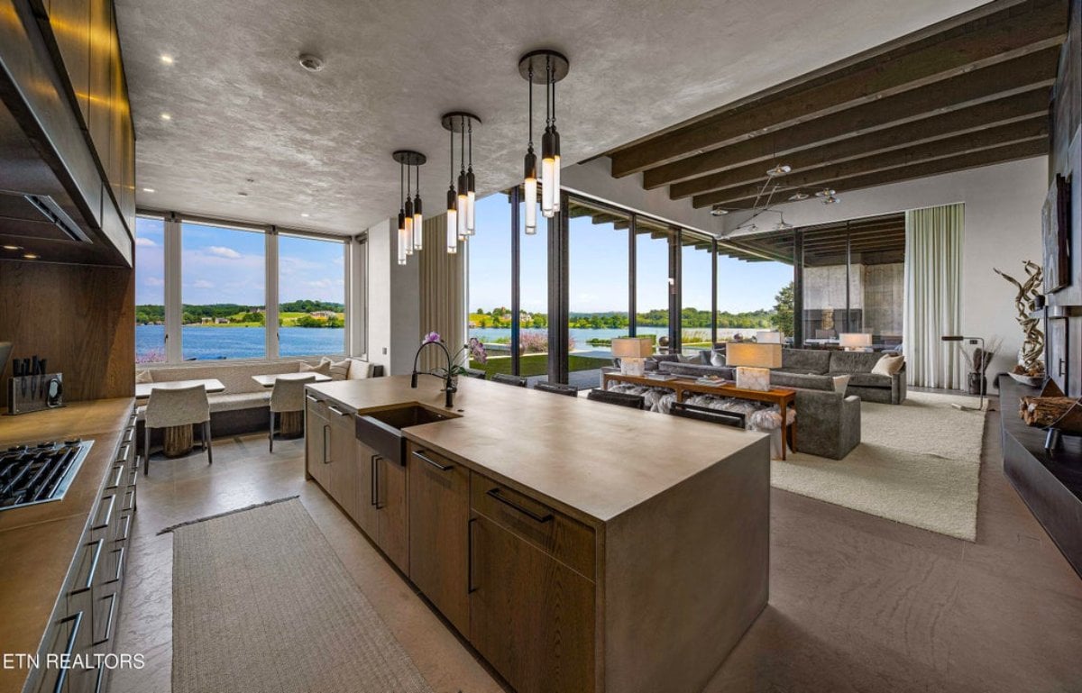 6,772 Sq. Ft. Mansion in Knoxville, TN ($9,950,000)