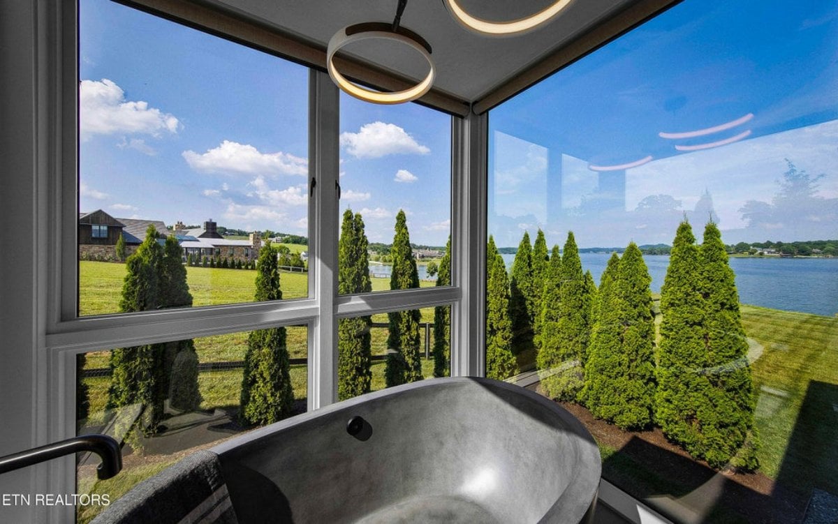 6,772 Sq. Ft. Mansion in Knoxville, TN ($9,950,000)