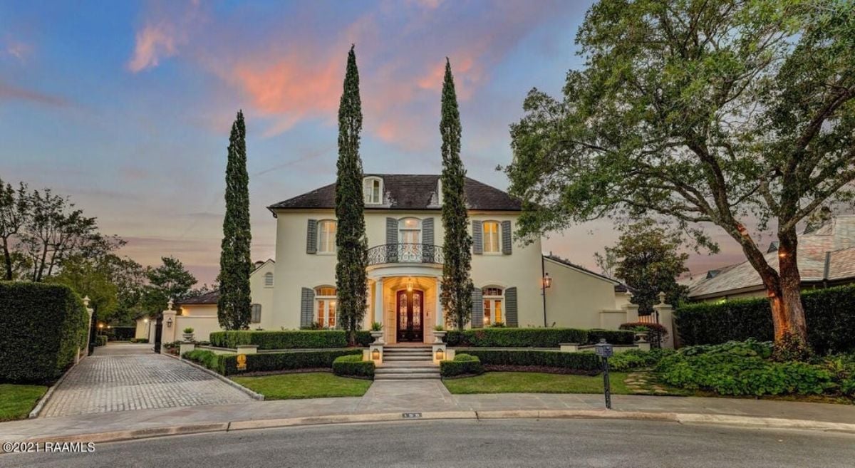 9,457 Sq. Ft. Mansion in Lafayette, LA ($3,895,000)