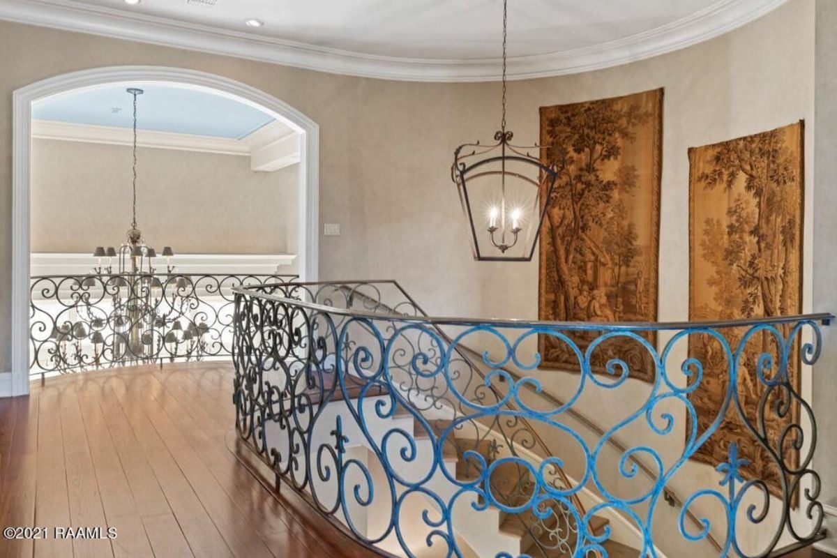 9,457 Sq. Ft. Mansion in Lafayette, LA ($3,895,000)
