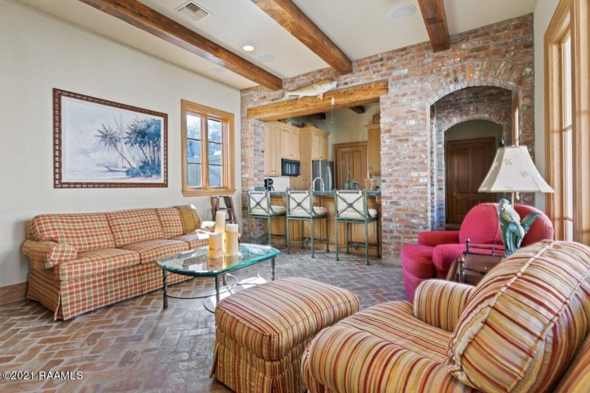 9,457 Sq. Ft. Mansion in Lafayette, LA ($3,895,000)