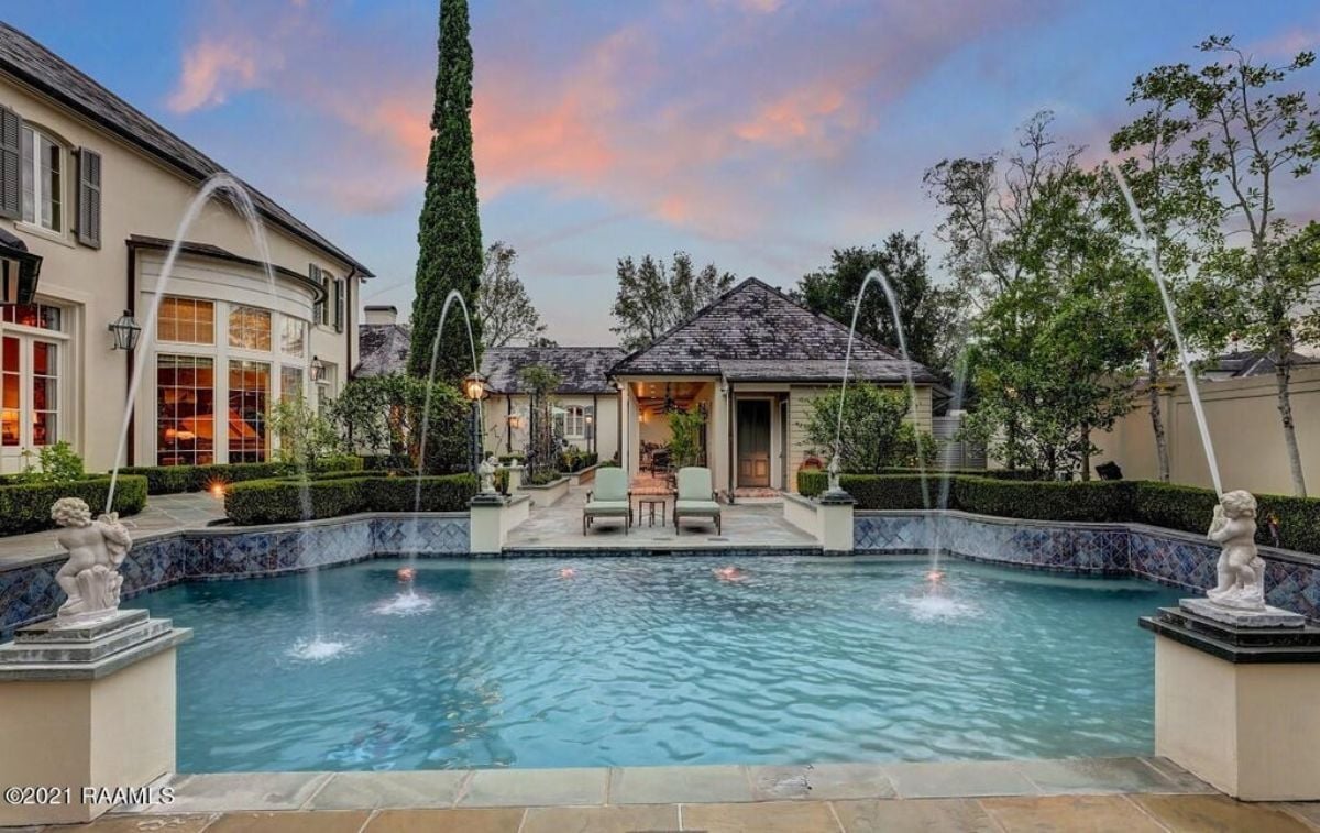 9,457 Sq. Ft. Mansion in Lafayette, LA ($3,895,000)