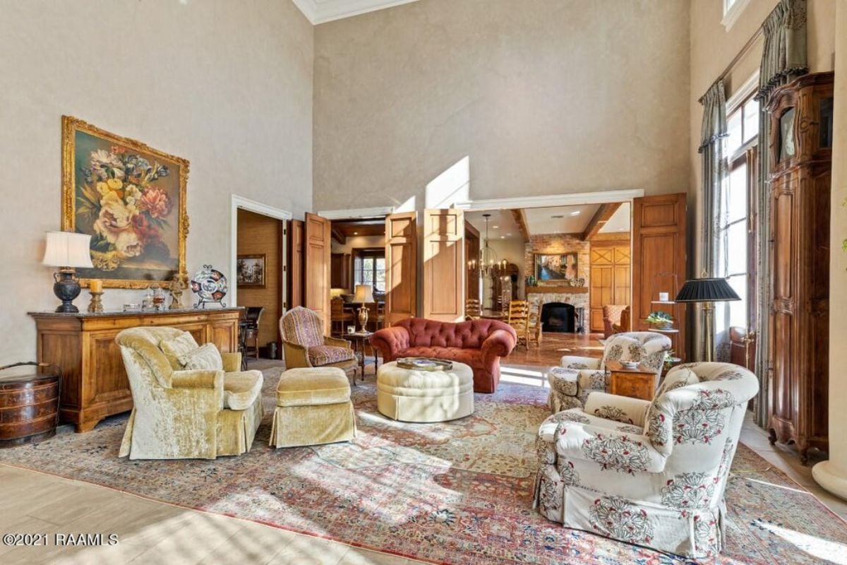 9,457 Sq. Ft. Mansion in Lafayette, LA ($3,895,000)