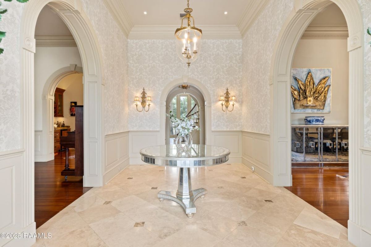 8,547 Sq. Ft. Mansion in Lafayette, LA ($5,500,000)