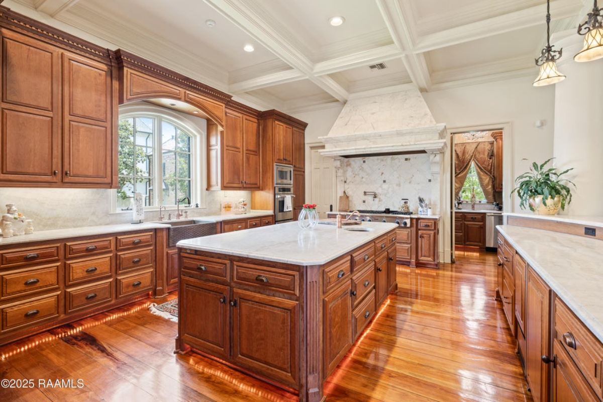 8,547 Sq. Ft. Mansion in Lafayette, LA ($5,500,000)