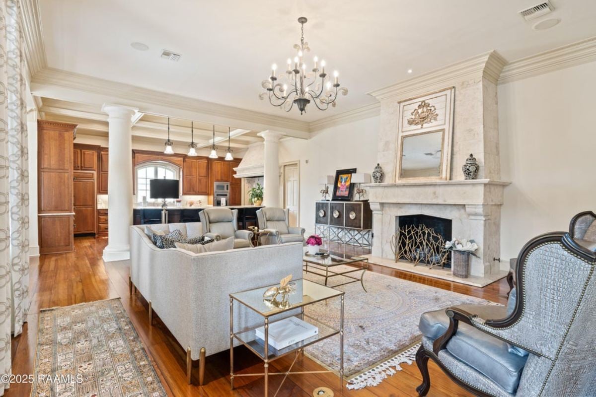 8,547 Sq. Ft. Mansion in Lafayette, LA ($5,500,000)