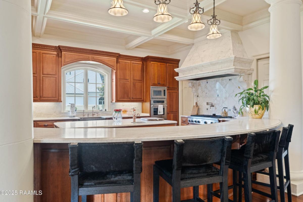 8,547 Sq. Ft. Mansion in Lafayette, LA ($5,500,000)