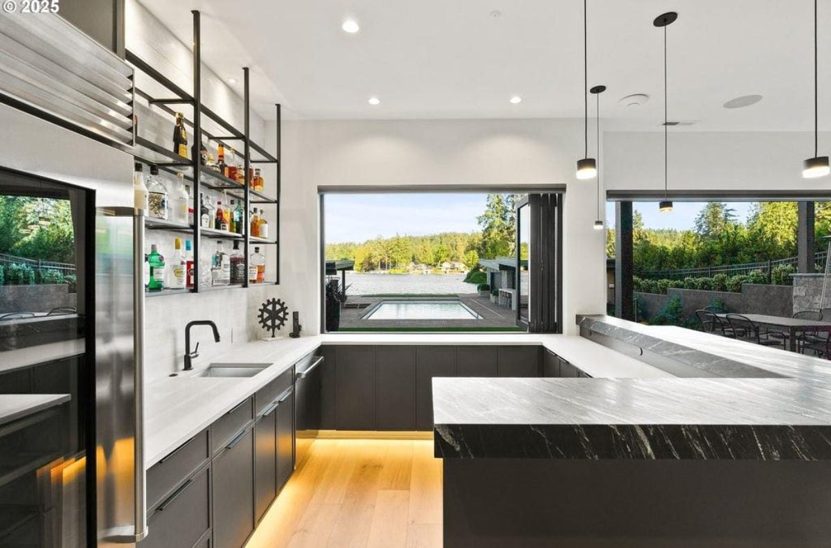 5,162 Sq. Ft. Mansion in Lake Oswego, OR ($8,995,000)