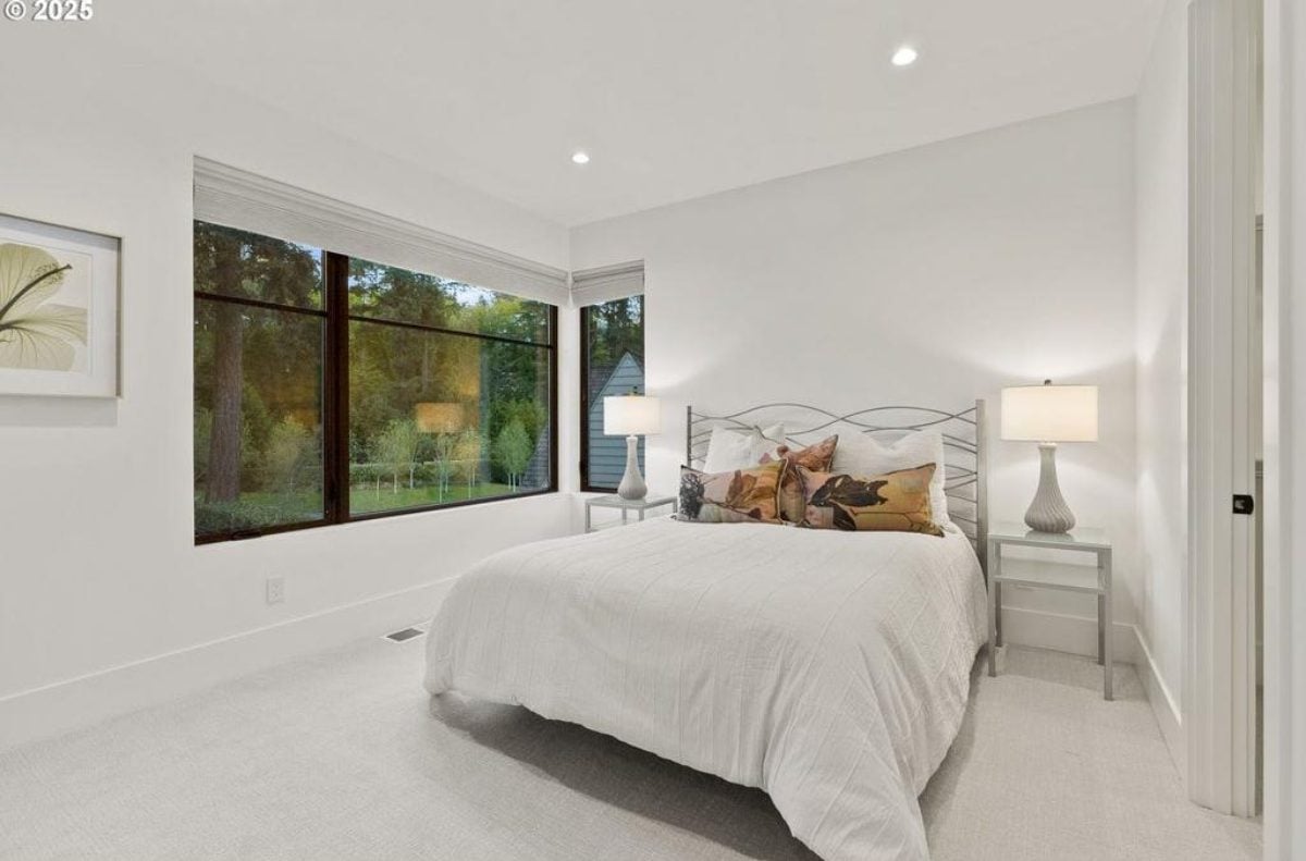 5,162 Sq. Ft. Mansion in Lake Oswego, OR ($8,995,000)