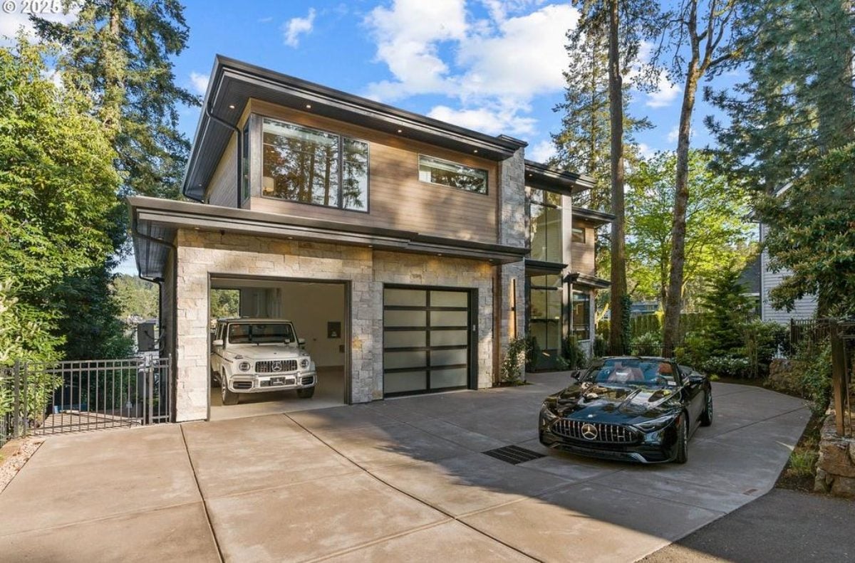 5,162 Sq. Ft. Mansion in Lake Oswego, OR ($8,995,000)