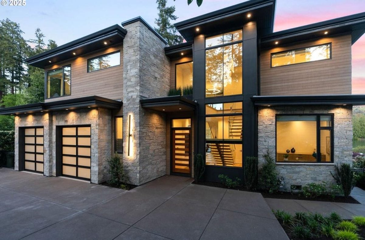 5,162 Sq. Ft. Mansion in Lake Oswego, OR ($8,995,000)