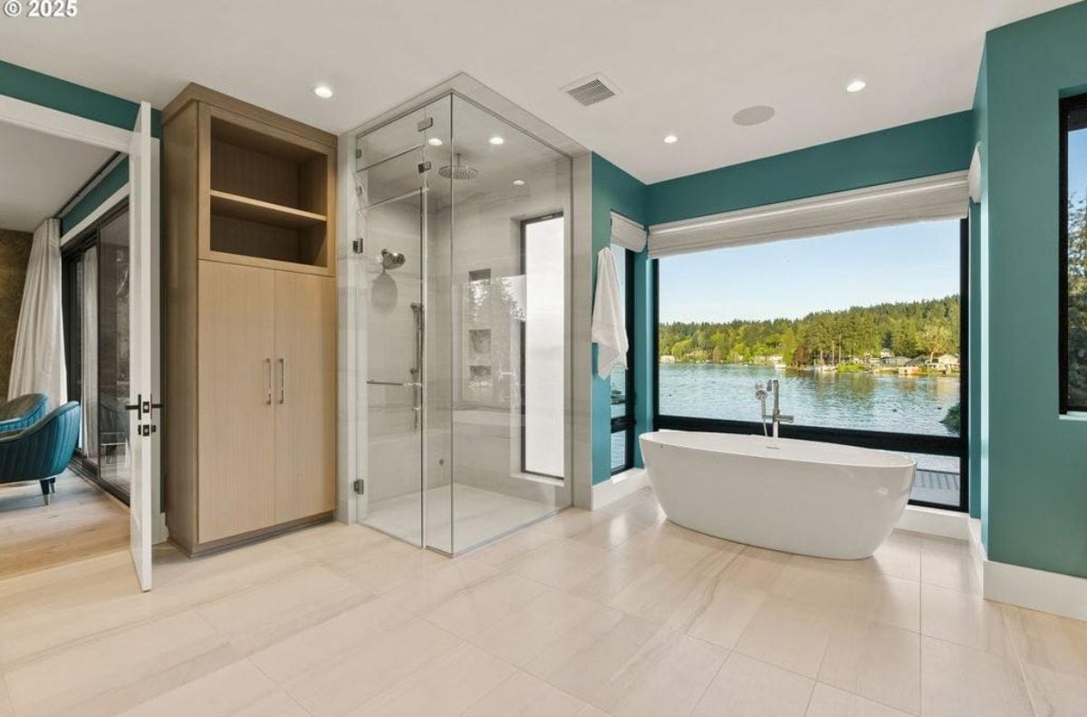 5,162 Sq. Ft. Mansion in Lake Oswego, OR ($8,995,000)