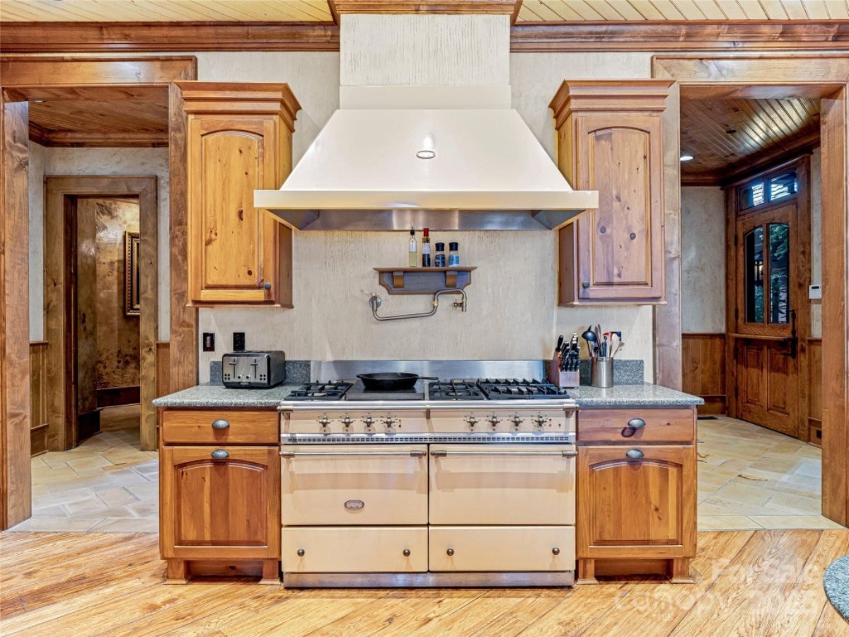 11,273 Sq. Ft. Mansion in Lake Toxaway, NC ($10,250,000)