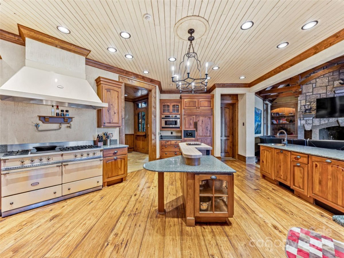 11,273 Sq. Ft. Mansion in Lake Toxaway, NC ($10,250,000)