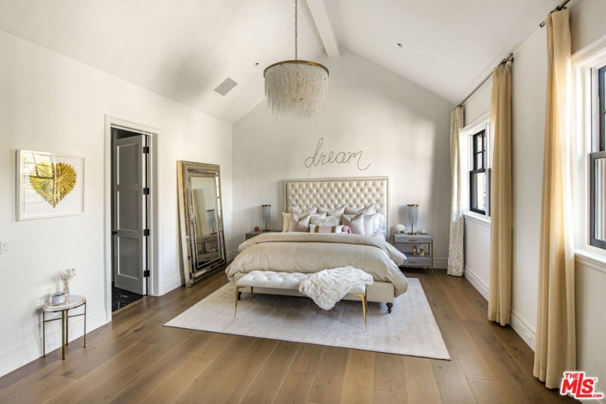 12,914 Sq. Ft. Mansion in Los Angeles, CA ($29,998,800)