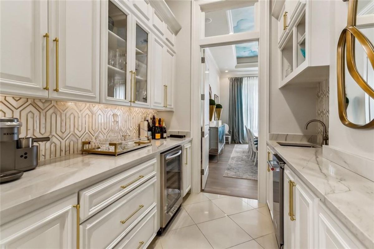 8,580 Sq. Ft. Mansion in Metairie, LA ($3,450,000)