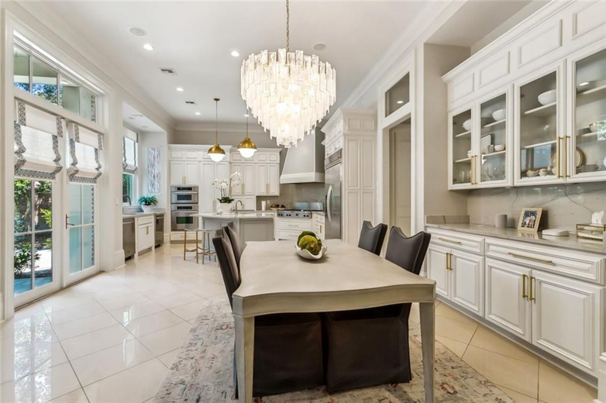 8,580 Sq. Ft. Mansion in Metairie, LA ($3,450,000)