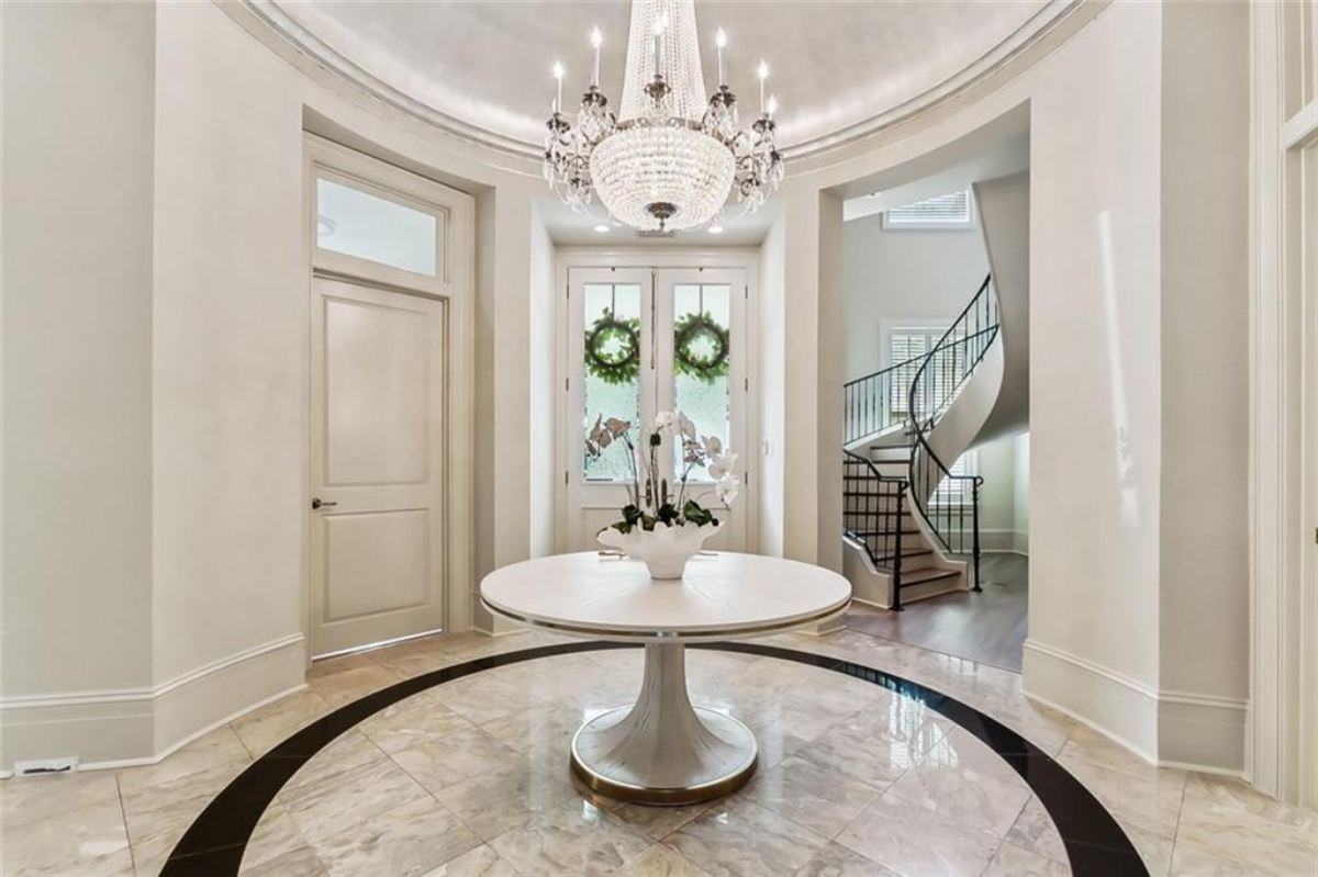8,580 Sq. Ft. Mansion in Metairie, LA ($3,450,000)