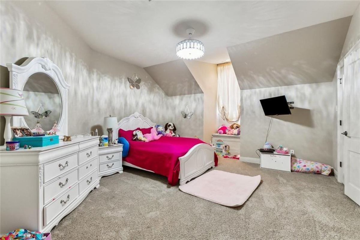 8,580 Sq. Ft. Mansion in Metairie, LA ($3,450,000)