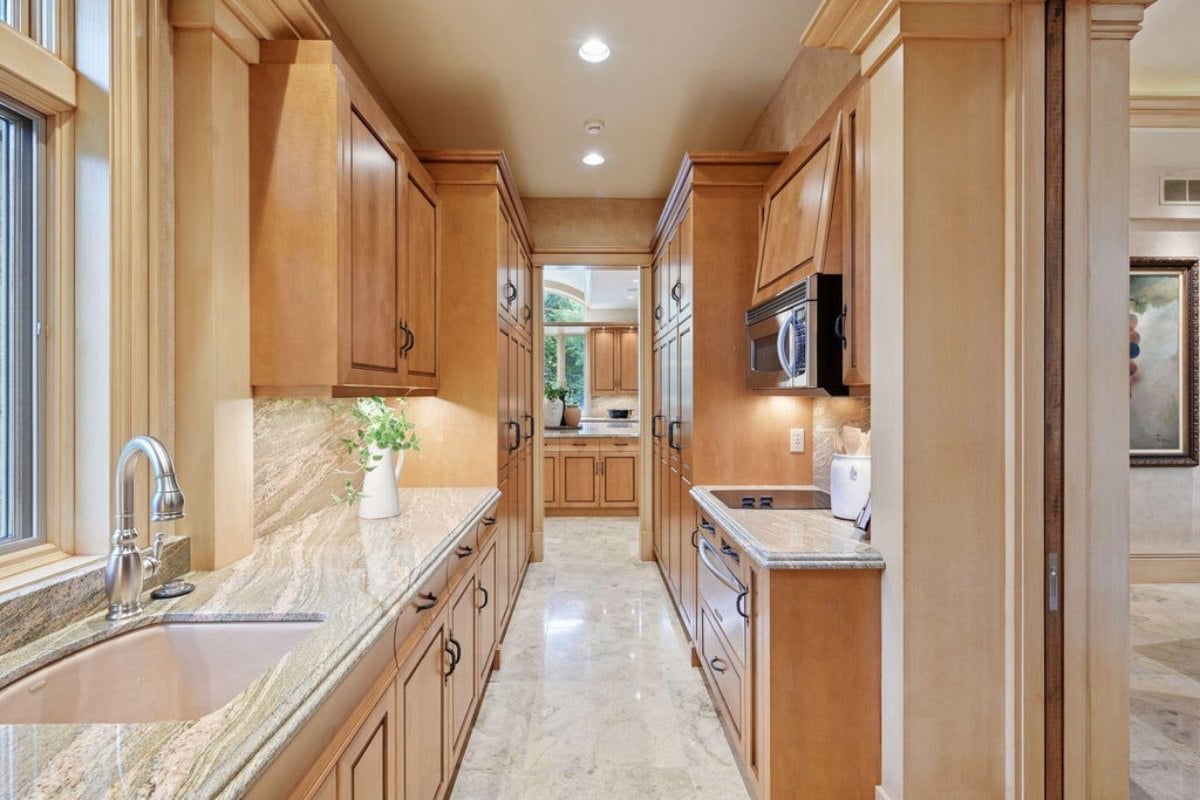 10,614 Sq. Ft. Mansion in Minnetonka, MN ($5,000,000)
