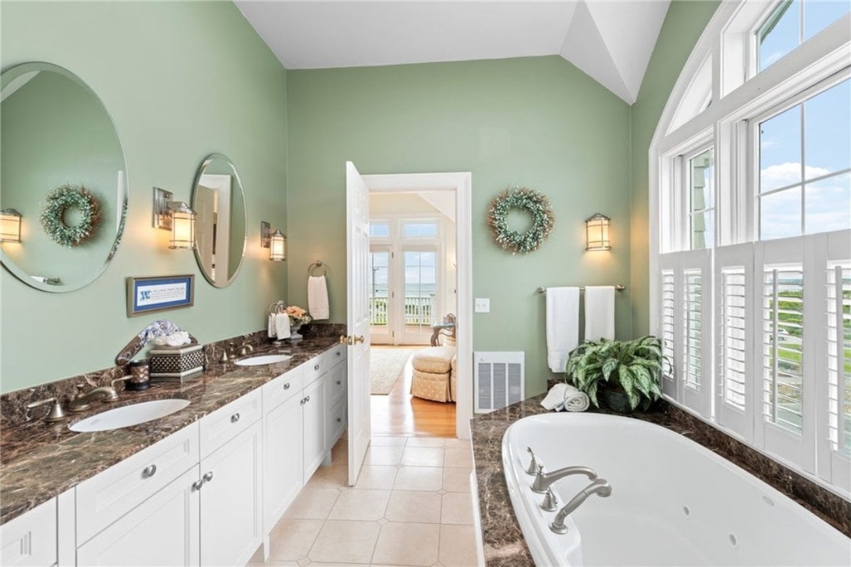 11,293 Sq. Ft. Mansion in Newport, RI ($9,999,999)