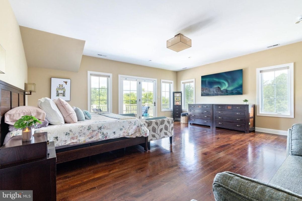 10,500 Sq. Ft. Mansion in Newtown, PA ($5,990,000)