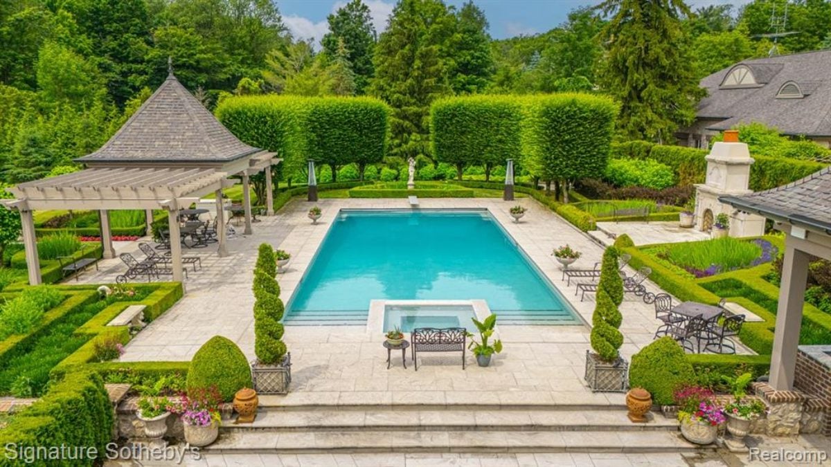 9,693 Sq. Ft. Mansion in Northville, MI ($8,250,000)