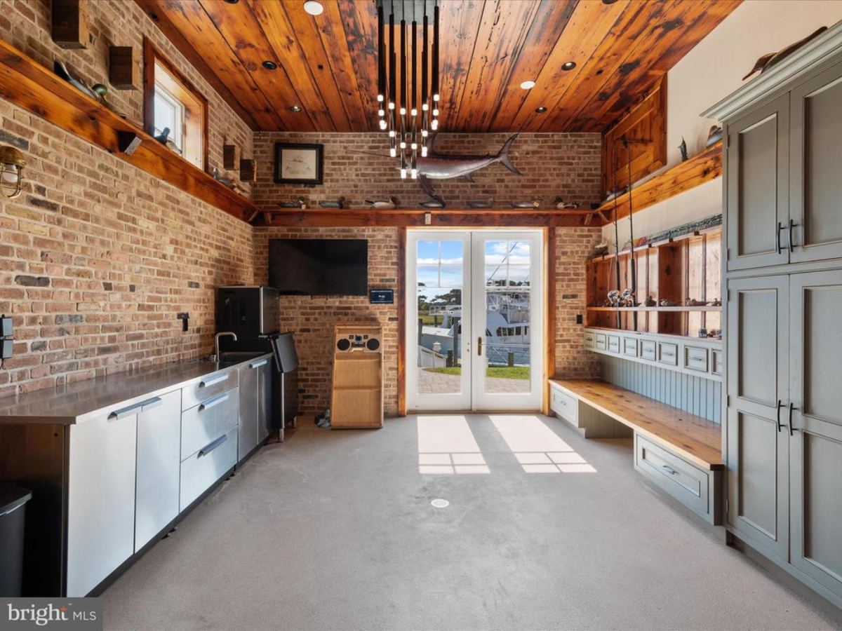 7,323 Sq. Ft. Mansion in Ocean City, MD ($8,950,000)