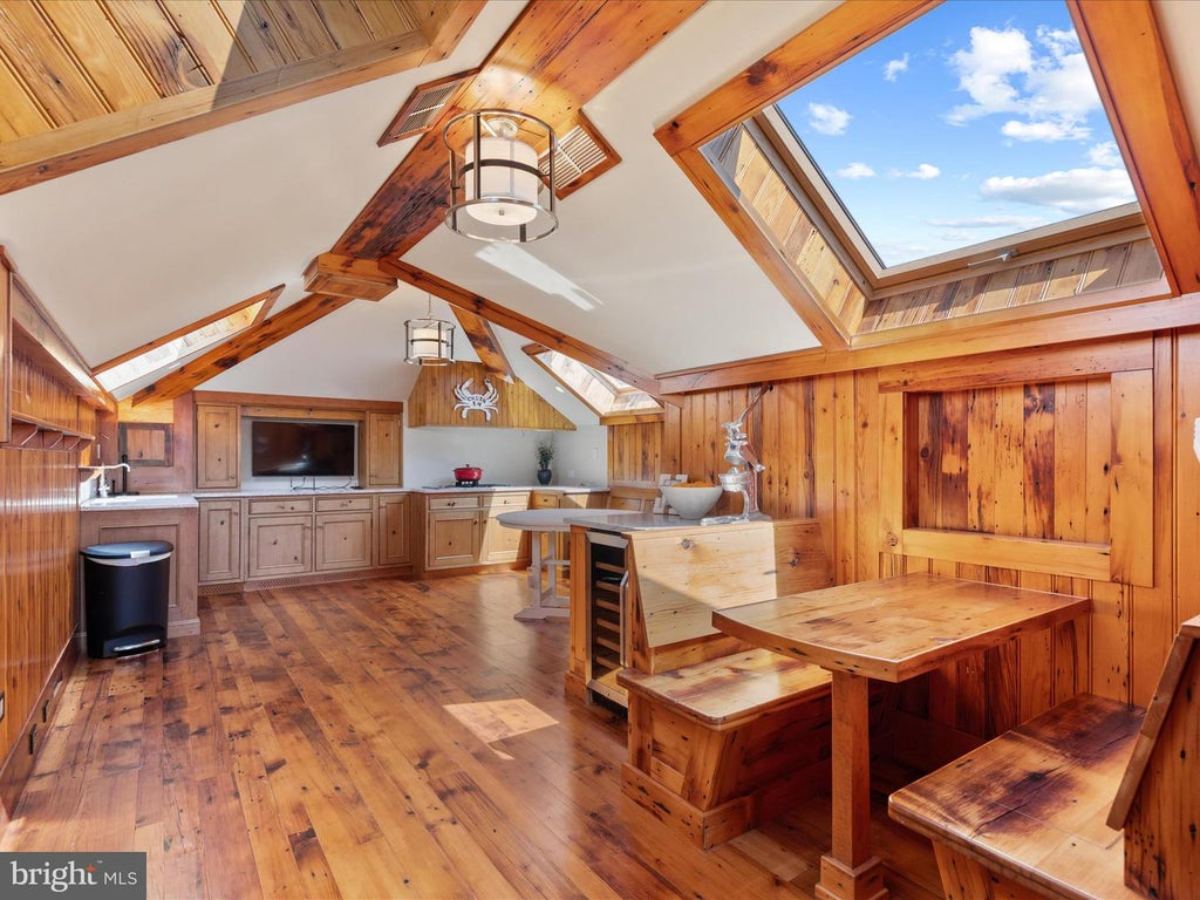 7,323 Sq. Ft. Mansion in Ocean City, MD ($8,950,000)