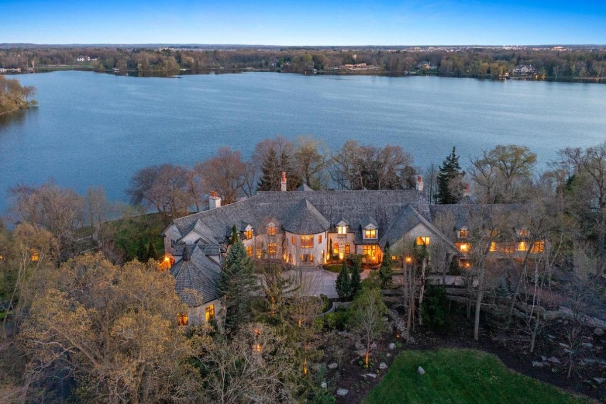 20,890 Sq. Ft. Mansion in Oconomowoc, WI ($14,995,000)