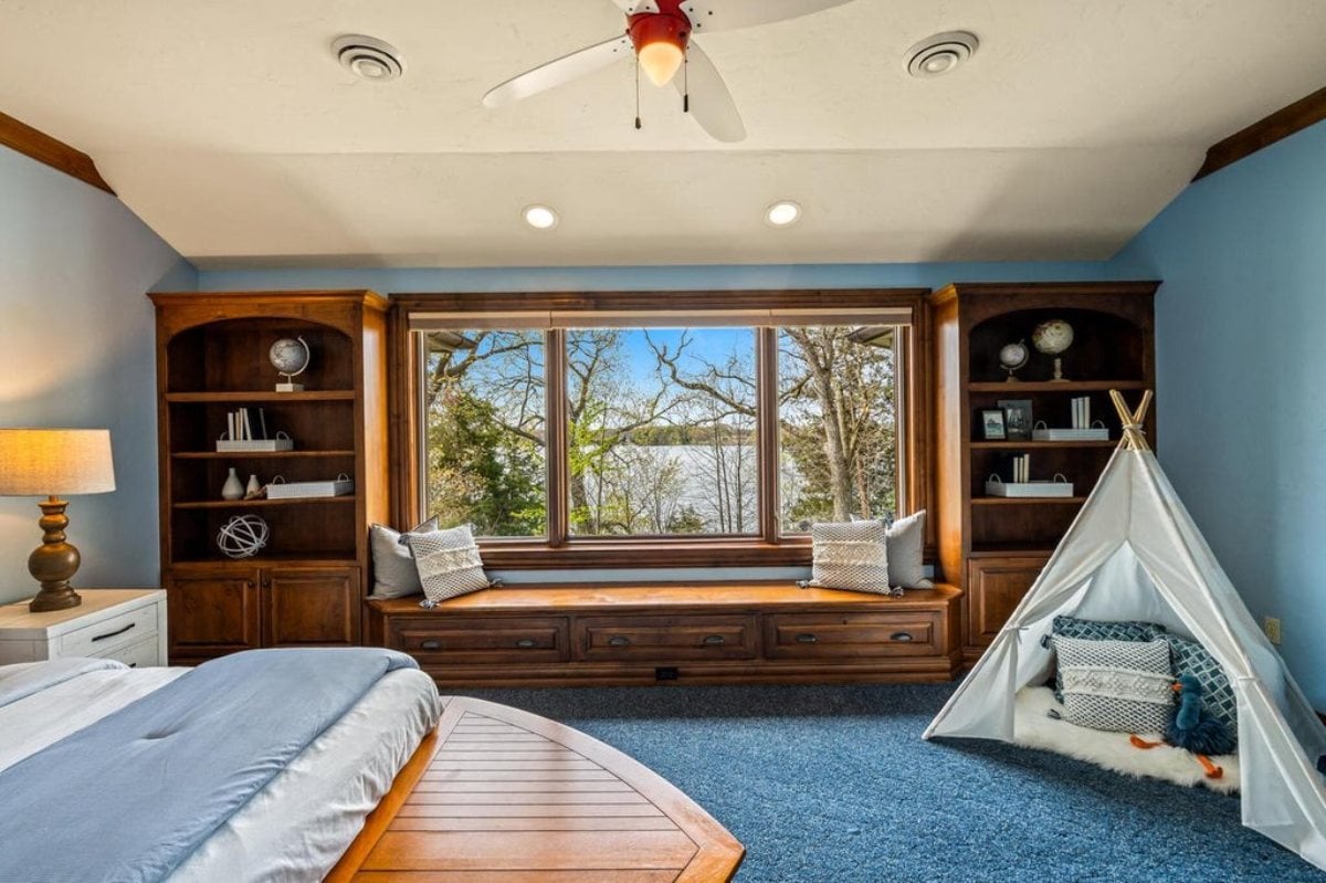 20,890 Sq. Ft. Mansion in Oconomowoc, WI ($14,995,000)
