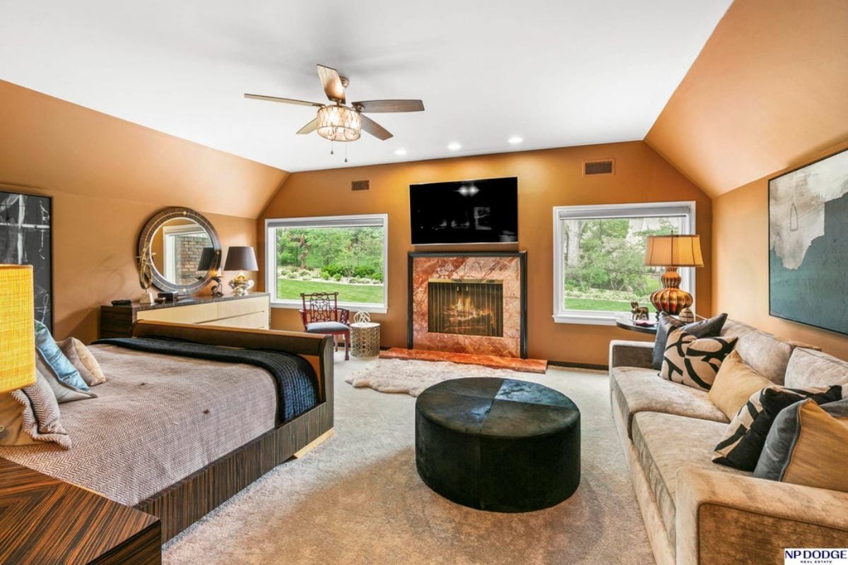 9,885 Sq. Ft. Mansion in Omaha, NE ($3,450,000)