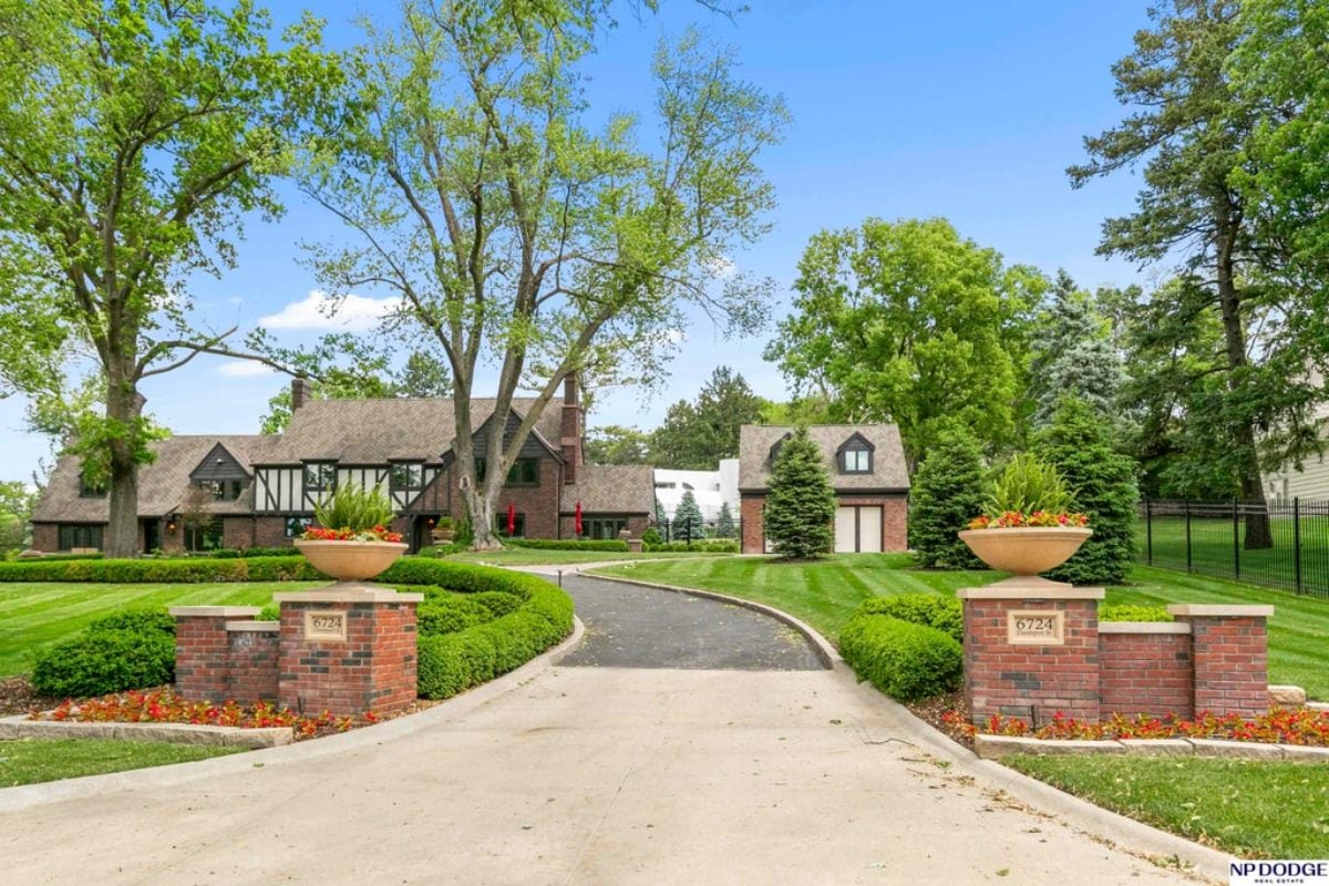 9,885 Sq. Ft. Mansion in Omaha, NE ($3,450,000)